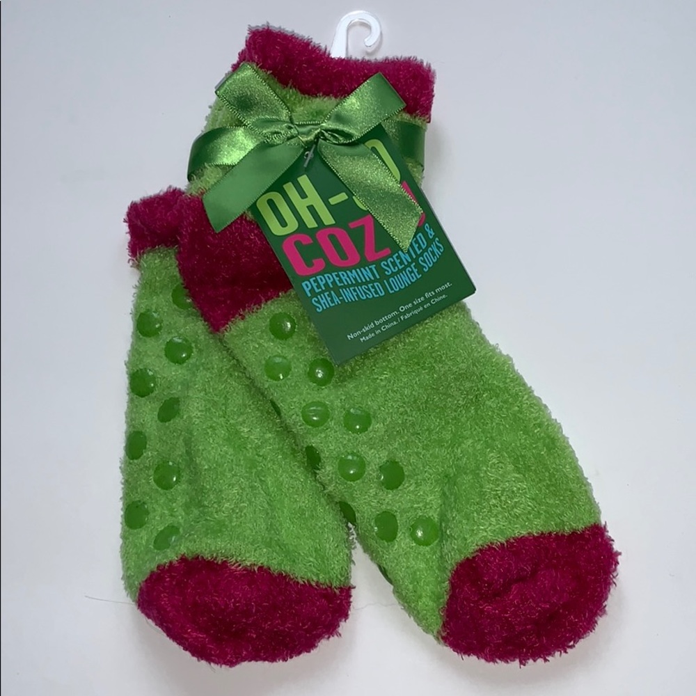 🧦 Bath & Body Works Oh So Cozy Peppermint Infused Fluffy Spa Socks